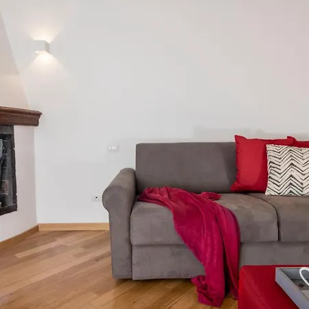 Downtown_blossom With Small Terrace